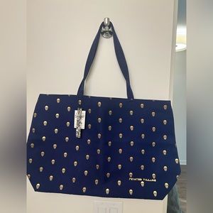 NWT Canvas Tote Bag 💙💀